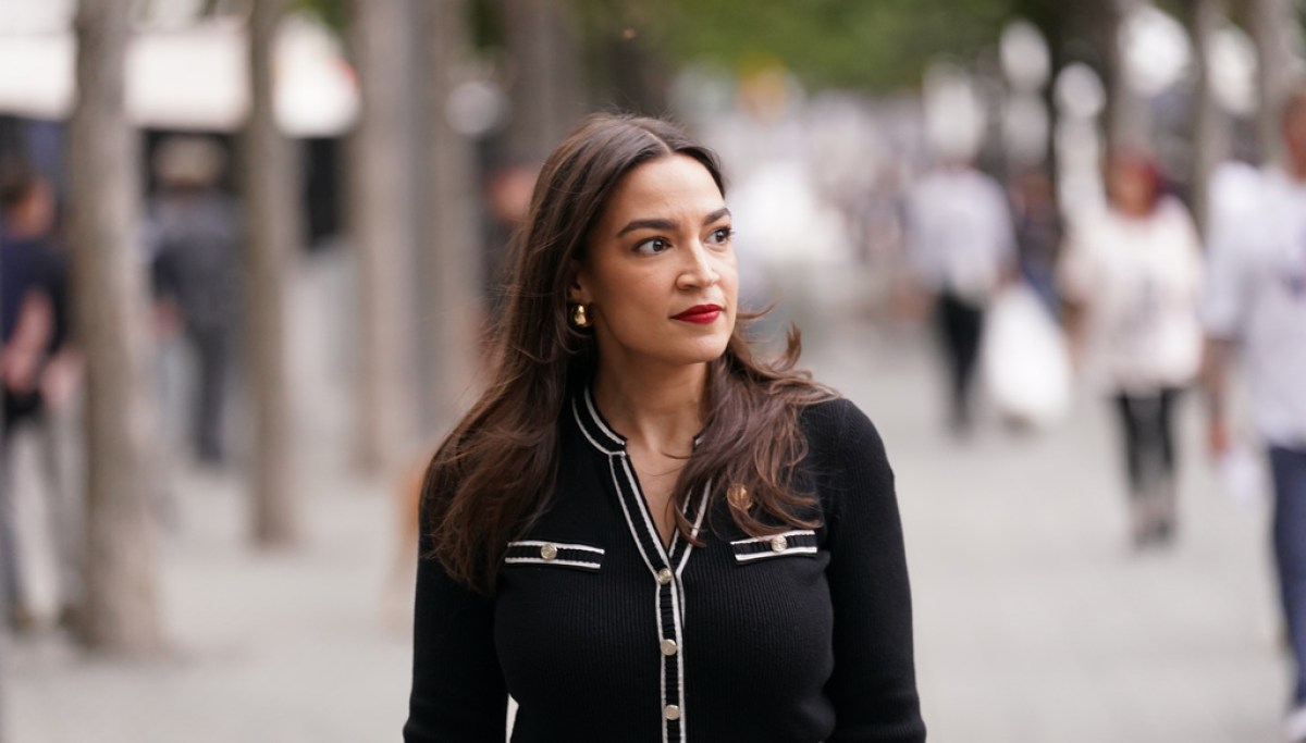 AOC says she’s boycotting Ed Sheeran over Macklemore’s removal from tour AP26254425908327