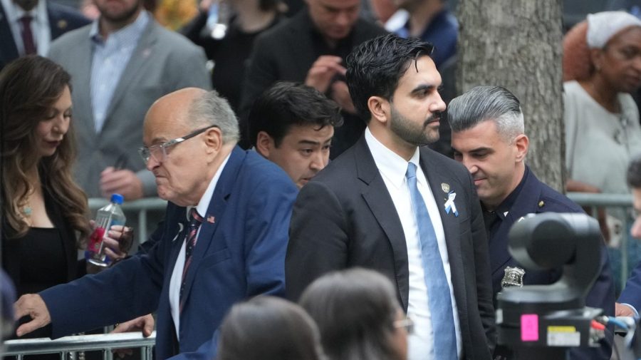 Mamdani and Giuliani shake hands at 9/11 commemoration AP26254444334554 e1789133324852