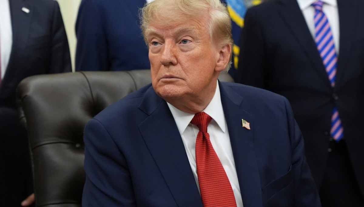 White House pushes its app to get livestreams after TV pool boycotts AP26261725386410