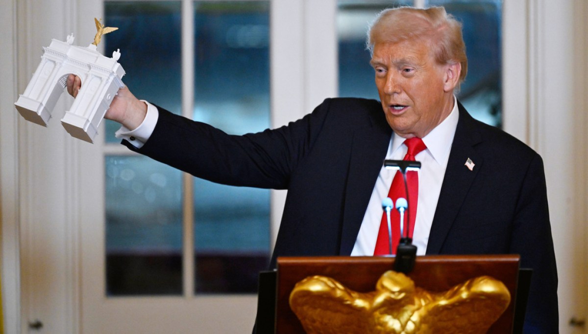 Trump says US is negotiating fertilizer deal with Belarus AP26264499190048