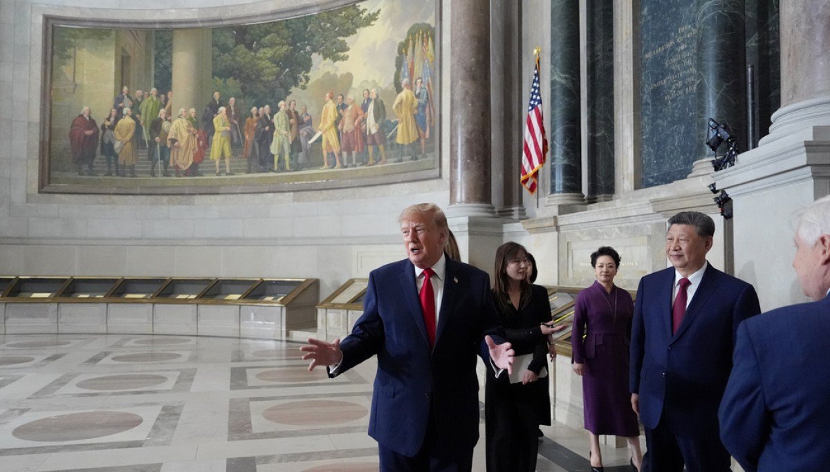 Trump and Xi compare histories during National Archives visit AP26268590411564