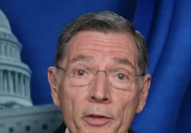 Sen. Barrasso: Trump Banning Media Outlets Doesn’t Violate Constitution