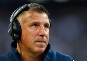 Patriots Coach Mike Vrabel Defends TreVeyon Henderson’s Stand for Parents in Transgender Custody Case