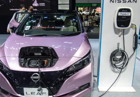 California faces barriers from feds on the road to EVs