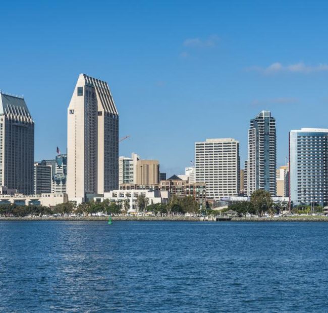 San Diego considers charging tourists for beach parking