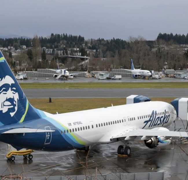 Alaska Airlines flight triggers emergency response after crew members become sick