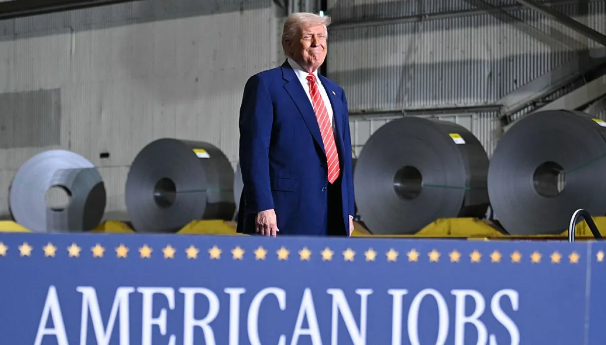Trump to announce $15 billion Iowa steel project amid tough midterm climate GettyImages 2217154654