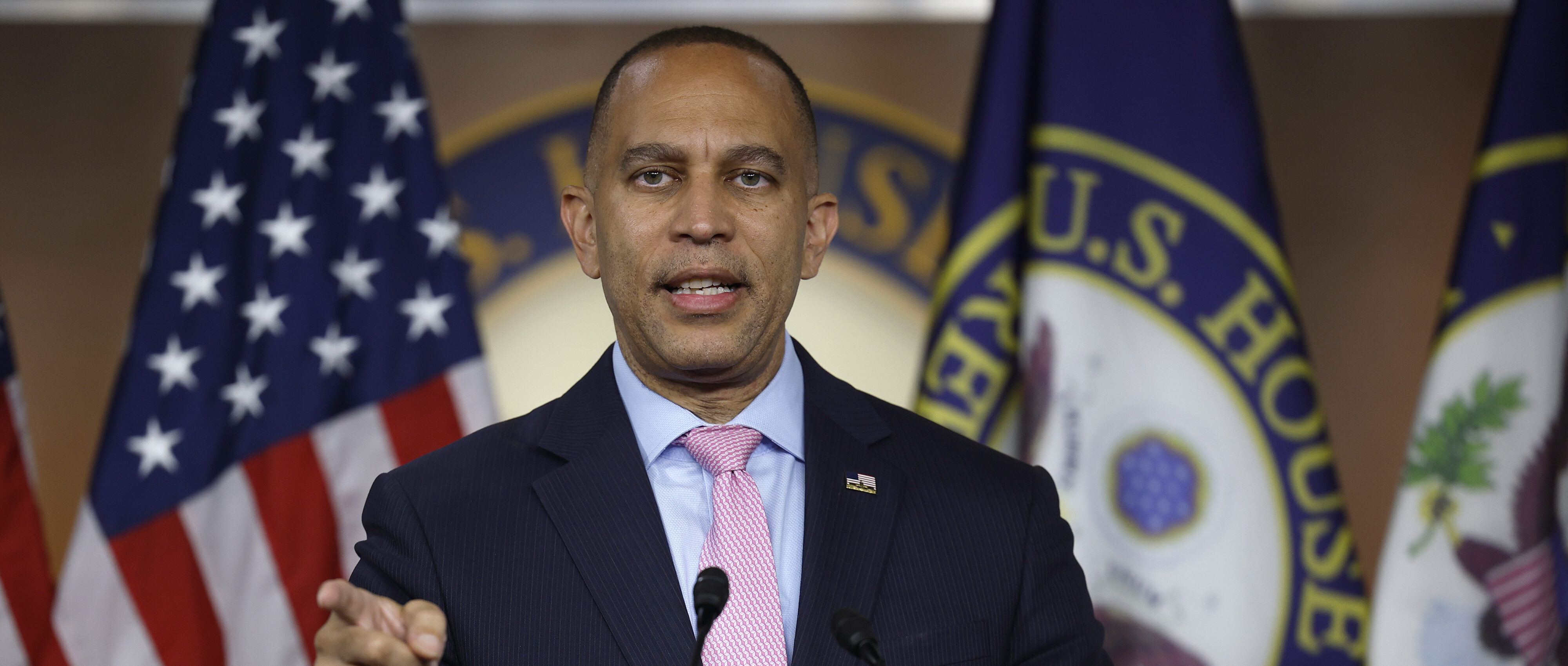 Jeffries Refuses to Rule Out Trump Impeachment if Democrats Win House GettyImages 2225636461 e1753122594994 4000x1699 1