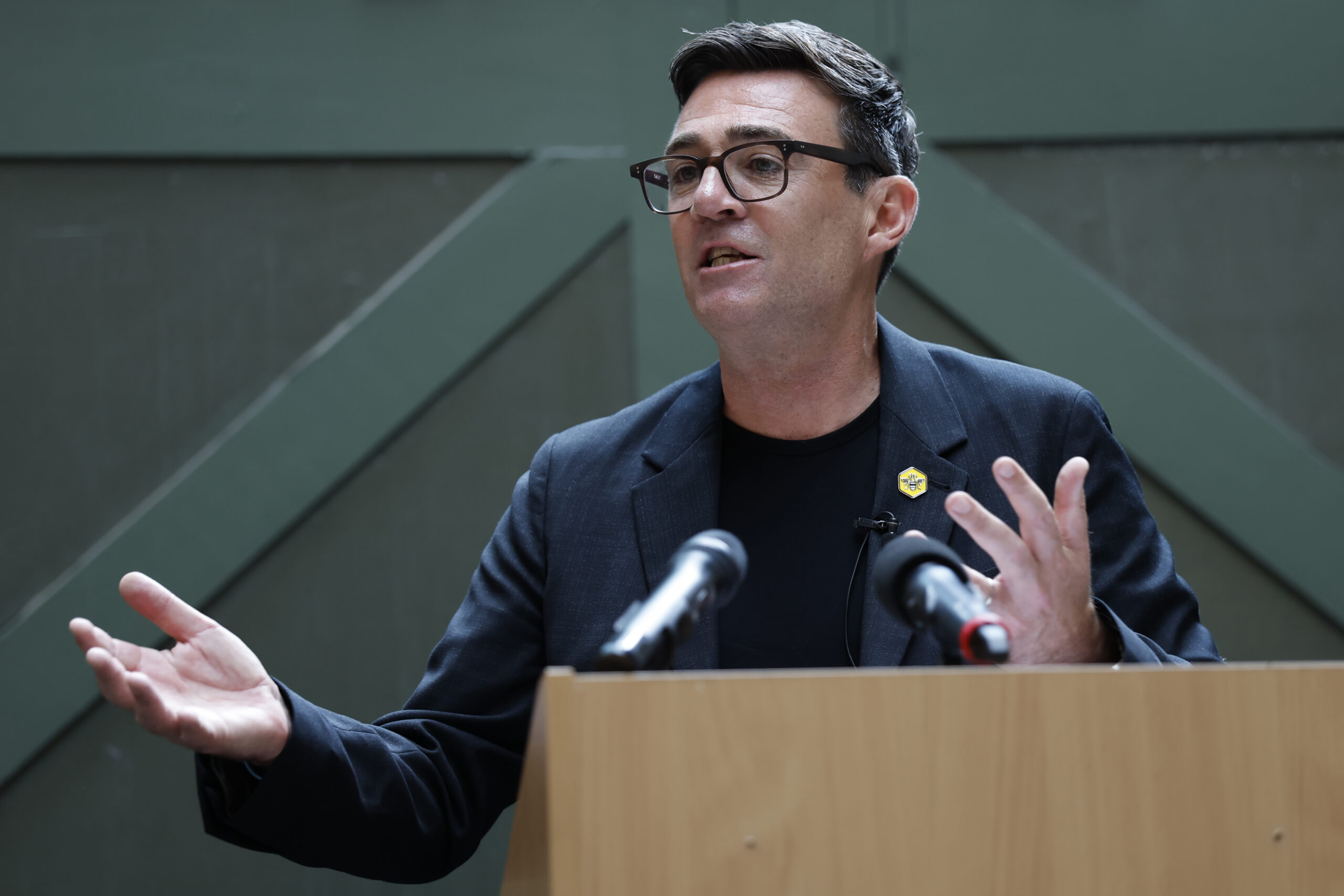 Burnham’s Parliamentary Debut: Successful Diagnosis, Unclear Prescriptions GettyImages 2283834360 scaled 1