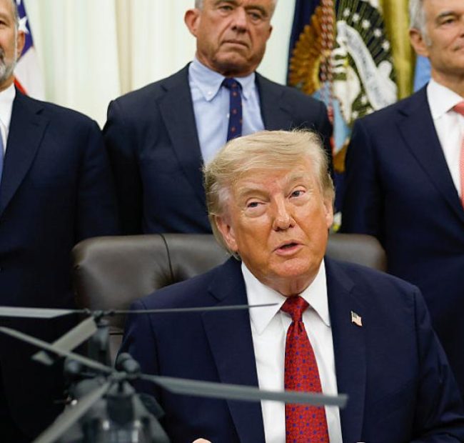 Poll: Trump’s approval rating falls further among Arizonans