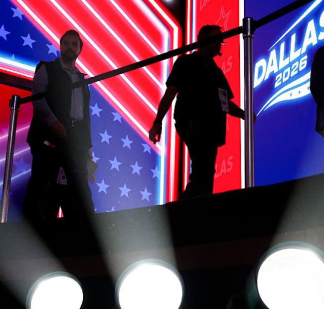 Donald Trump addresses Republican midterm convention