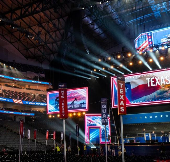 Republicans hold day 2 of midterm convention