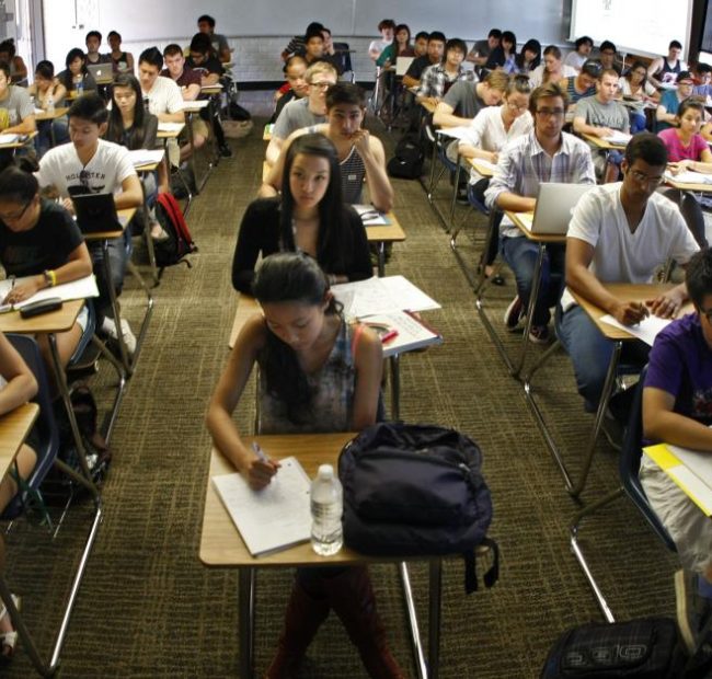 Poll: Majority says student majors should dictate loan decisions