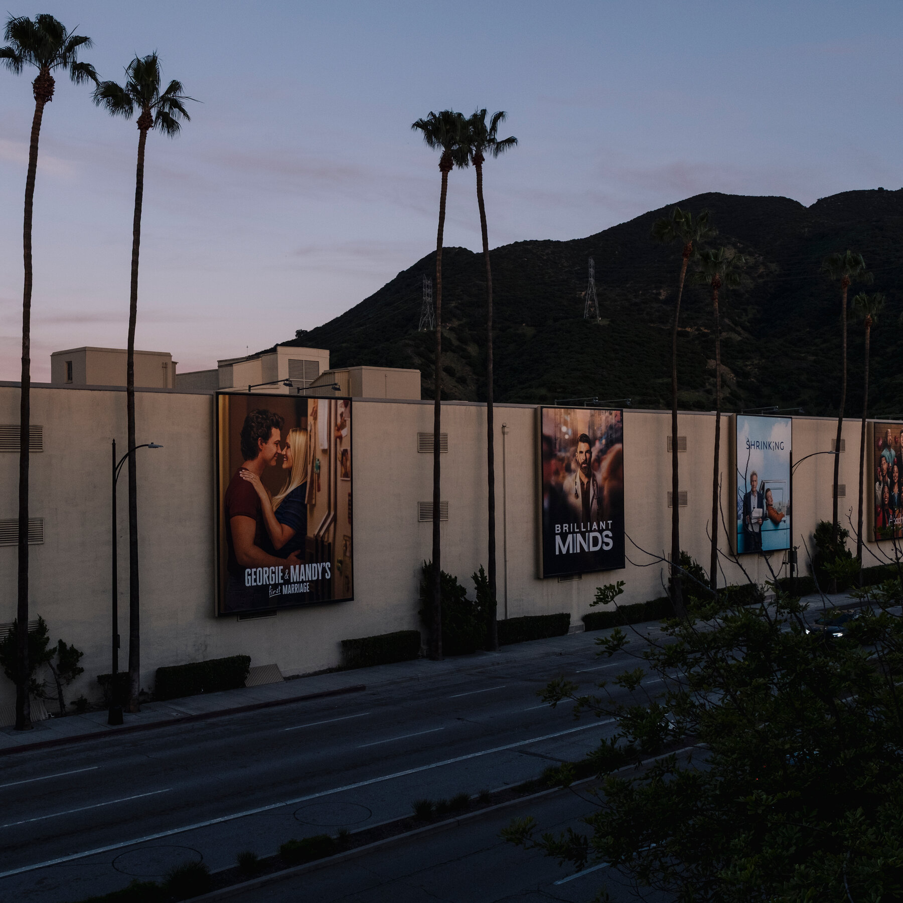 Paramount Weighs Some Concessions in Bid to Finalize Warner Bros. Merger PARAMOUNT warner gclw mediumSquareAt3X