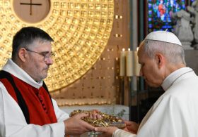 Watch: Pope Leo XIV Kisses Jesus’ Crown of Thorns in Renovated Notre Dame