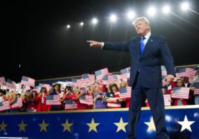 Trump Pledges $5,000 Dividend to Each American if GOP Holds Congress