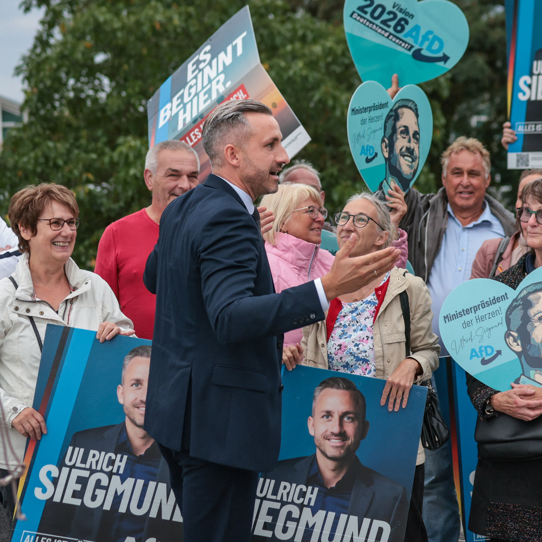 German Far-Right Surges, in Threat to Postwar Taboo on Extremists in Power ar right twmk mediumSquareAt3X