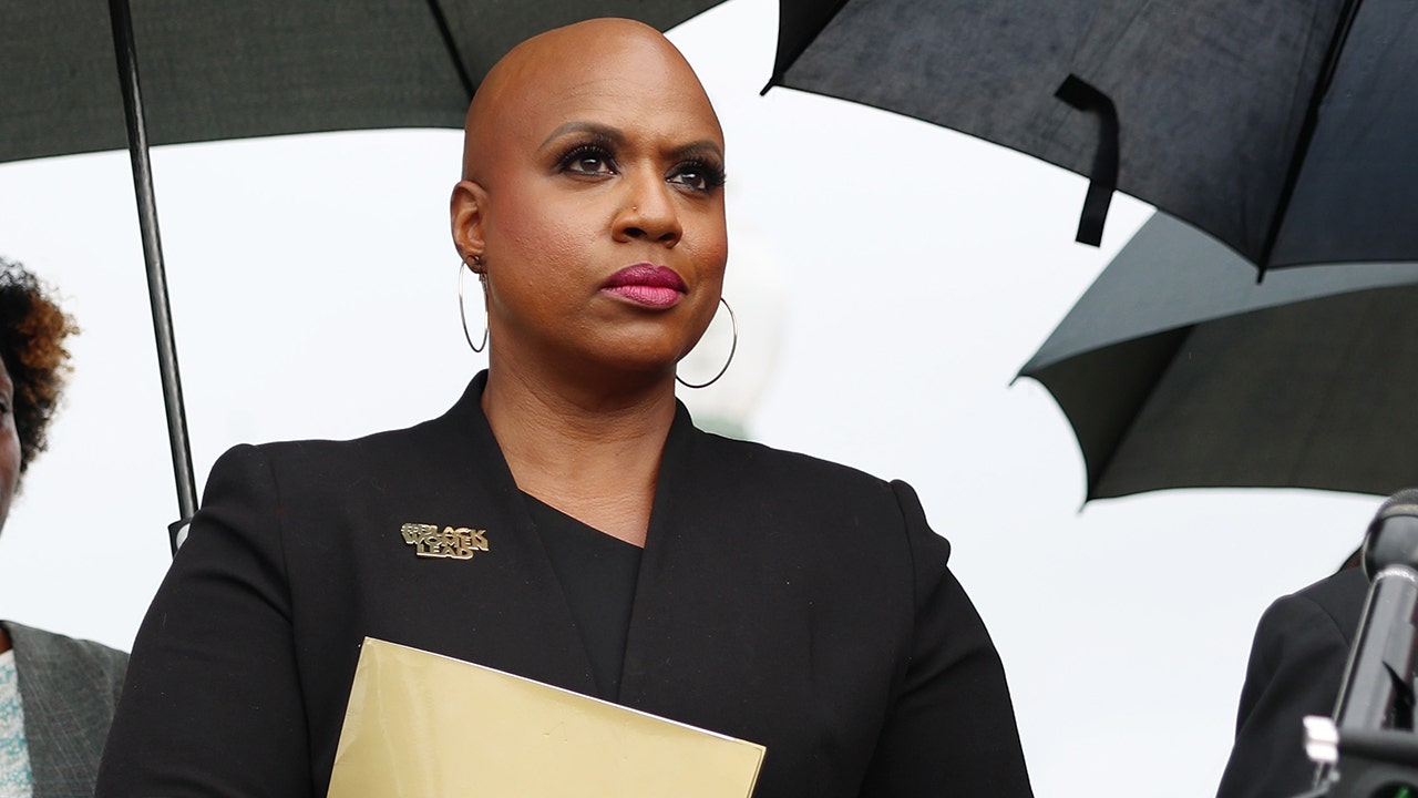 Scandal-plagued 'Squad' rep cruises to Democratic nomination with no GOP roadblocks in view ayanna pressley september 2025