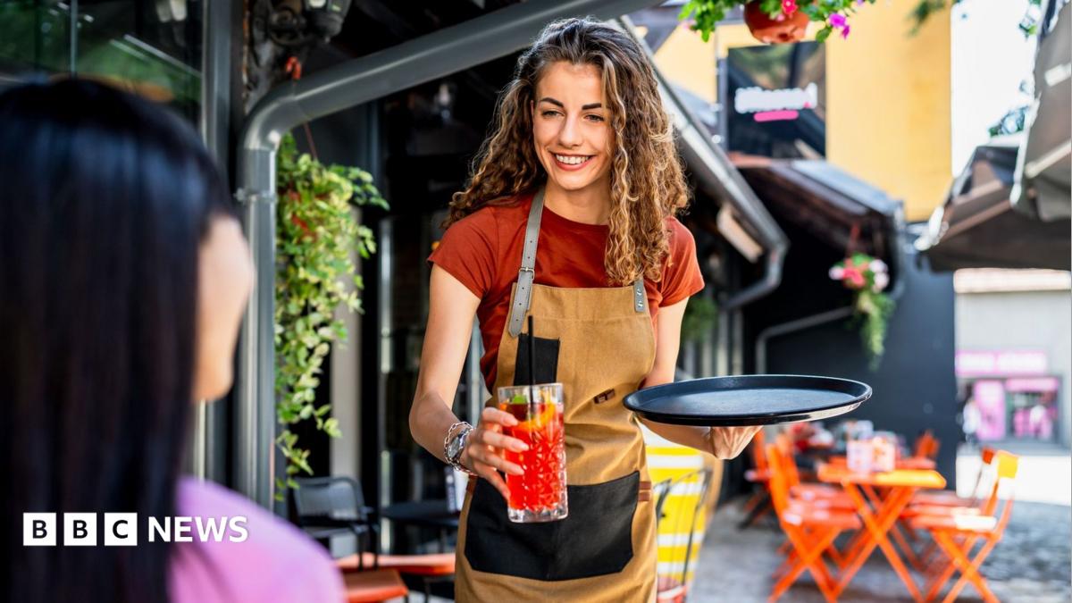Surprisingly strong US jobs figures fuel rate rise bets c27c77