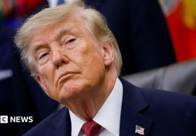 Trump calls for interest rate cut after jobs figures raise hike bets