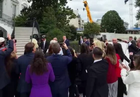 Trump’s autopen Biden joke gets laughs from China’s President…