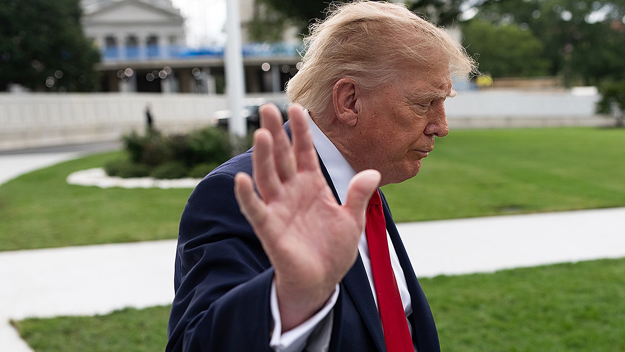 ICE confusion ignites MAGA backlash: ‘I would have called for impeachment’ donald trump hand wave dismissed