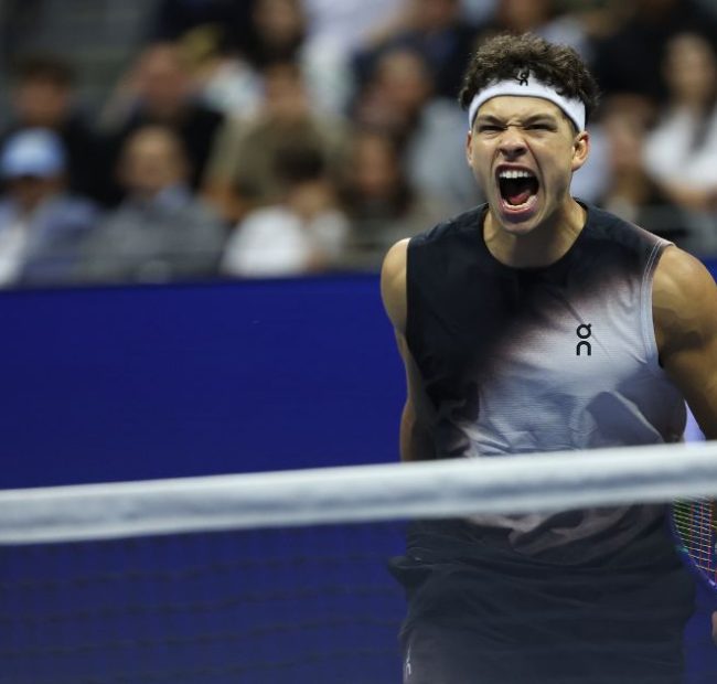 Young American Pulls Off Stunning U.S. Open Upset Over Defending Champion in the Middle of the Night
