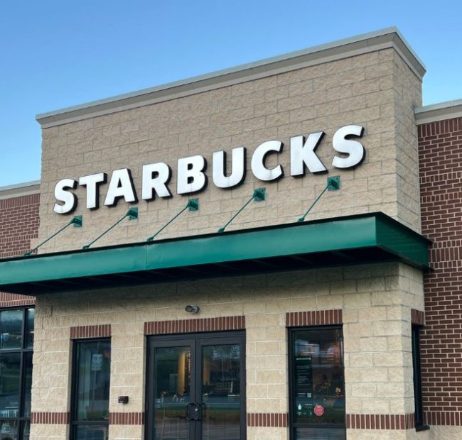 Starbucks to Close Down Hundreds of Underperforming Locations