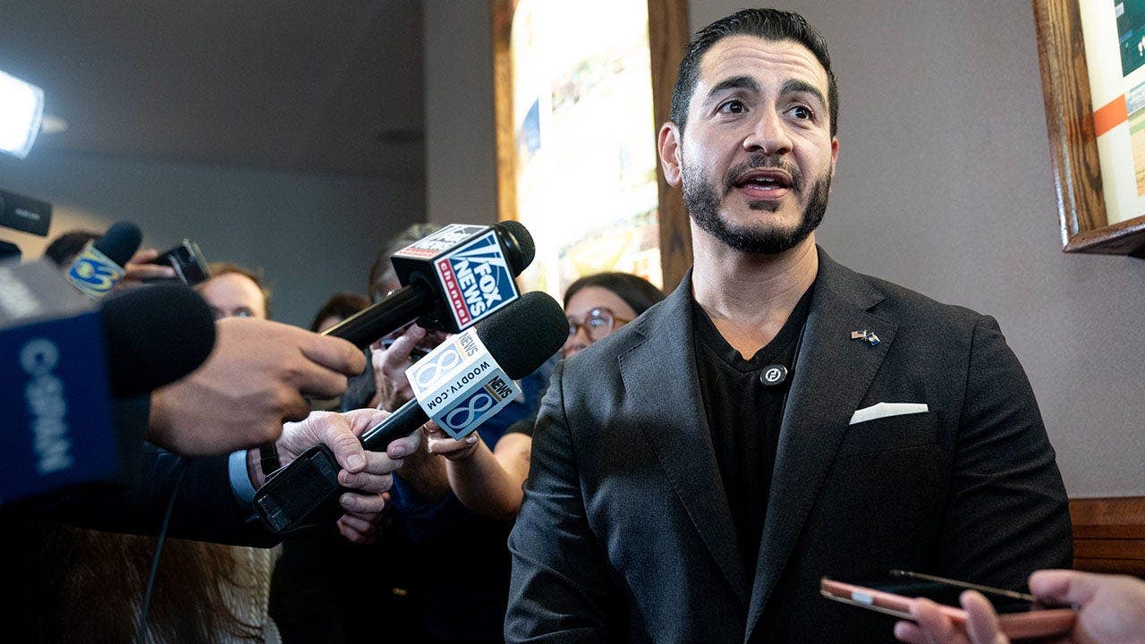 Unearthed clip exposes clash between El-Sayed and ex-GOP rival: 'Muslims definitely hate you' el sayed dem convention
