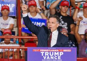 Dem Senator Crashes GOP Convention, Heaps Praise on Pennsylvania Republican