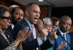 Hakeem Jeffries Melts Down After Two Democrats Help Anti-Socialism Resolution Pass
