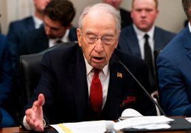 Grassley urges Trump to place embargo on diesel exports amid high prices