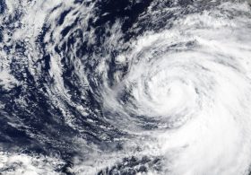 Hurricane Lowell Threatens Hawaii With Flooding, High Surf and Damaging Winds