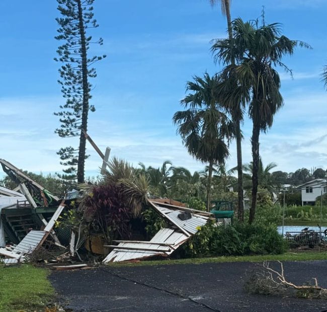 Urgent Warning Issued as Hurricane Lowell Hammers Hawaii, Knocks Out Power to 90% of Kauai