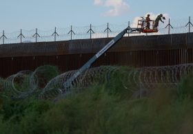 Migrant Caravan Headed for US Border Has ‘Zero Chance’ of Entering, DHS Chief Warns