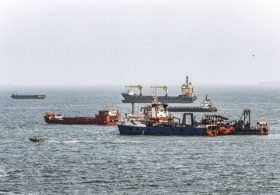 US Says More Than 17 Million Barrels of Oil Passed Through Strait of Hormuz on Monday