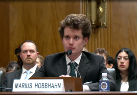 AI Less Than a Year Away From Developing Its Own Language, Researcher Tells Congress