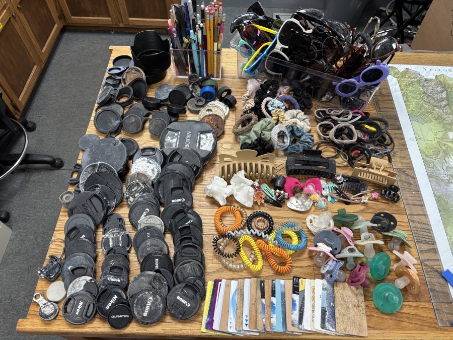 What was found among 20K pieces of trash pulled from Yellowstone hydrothermal areas inds 1
