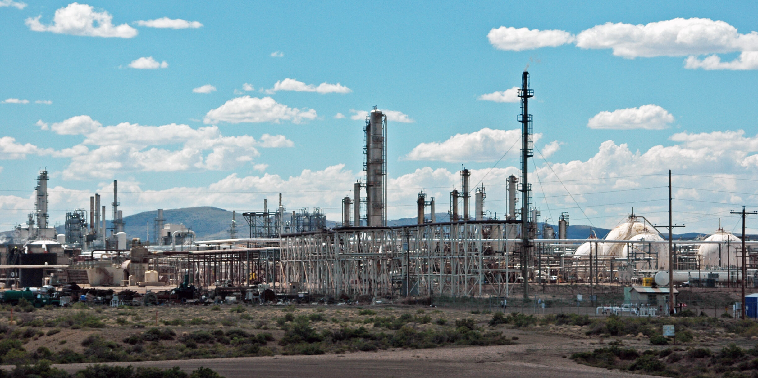 A Diesel Export Ban Will Hurt America—And Cripple Its Customers. inery Sinclair Wyoming USA 5 48916532038 scaled e1790356949809