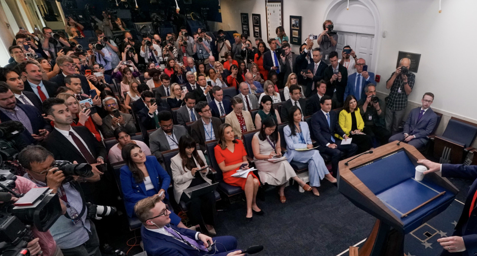 Surprise ‘Guest’ Takes Over White House Briefing Room ing Room 1