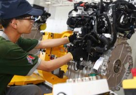 Why Is Jaguar Land Rover Cutting 4,000 Jobs? Tariffs, Falling Sales and £1.7 Billion Cost-Cutting Plan Explained