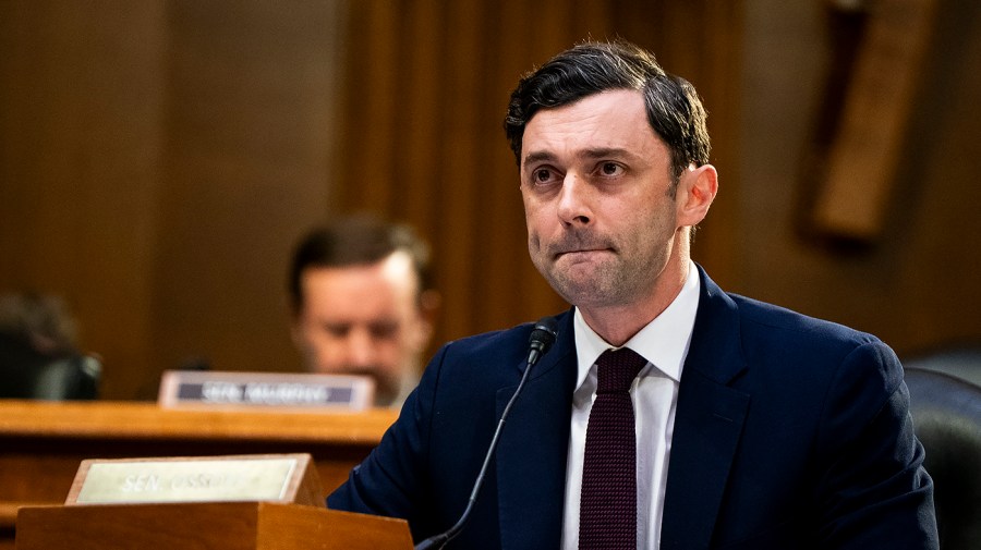 Ossoff: ‘Compromised’ Trump won’t regulate AI jon 072126gn05 w