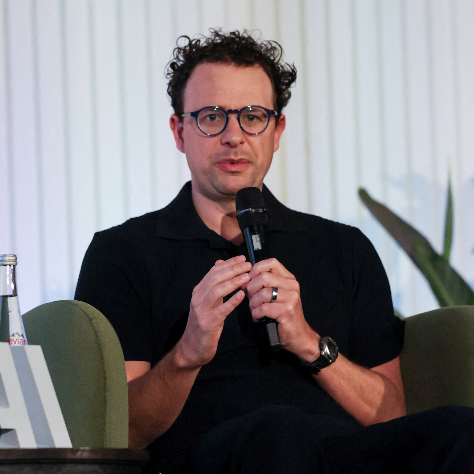 What Anthropic CEO Dario Amodei Argued in His Call for AI Slowdown l mediumSquareAt3X 8