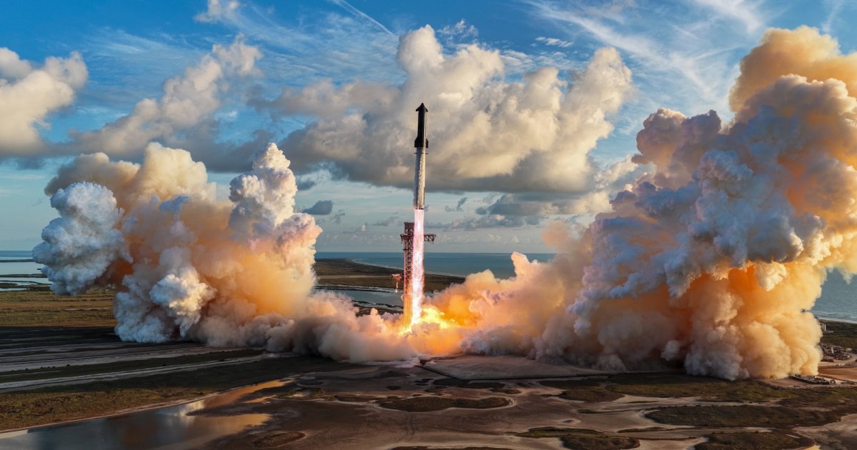 SpaceX Starship Flight 14: Major Moments From the Historic Launch in Photos and Videos light 14 launches starbase texas september 28 2026