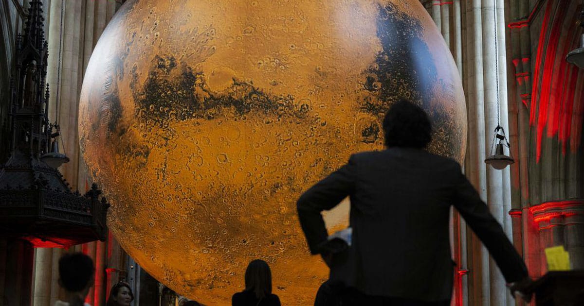 Scientists Discover Massive ‘Anomaly’ Hidden Deep Beneath Surface of Mars mars scientists underground anomoly
