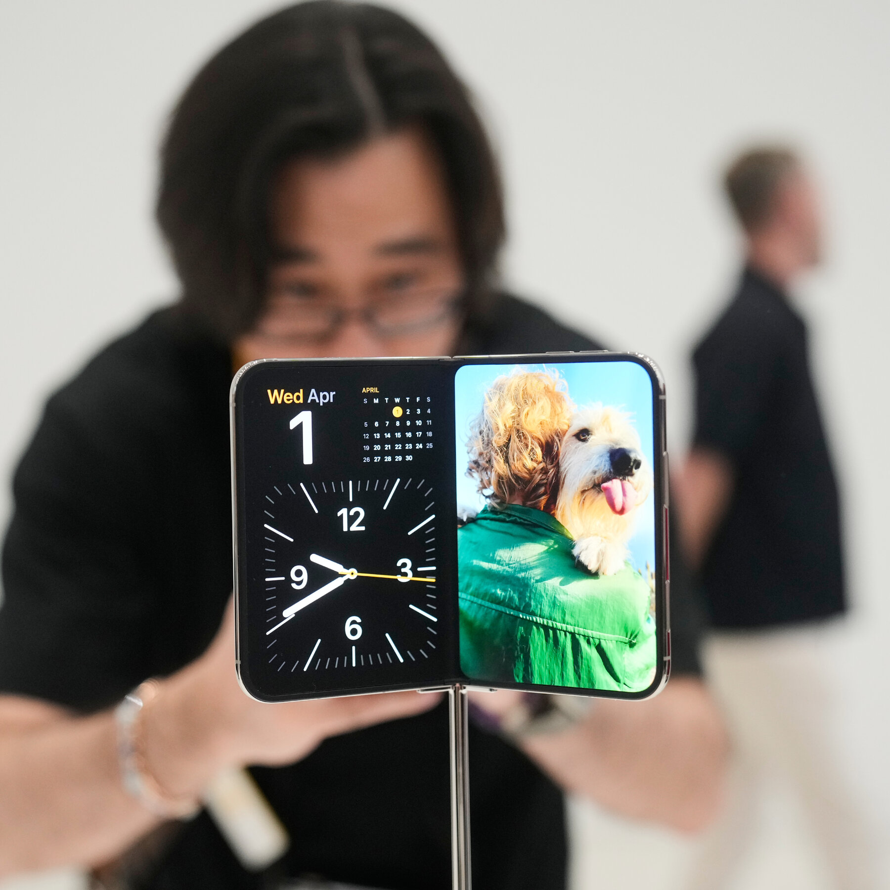 Apple Unveils the iPhone Duo, a Foldable Phone That Costs $1,999 mediumSquareAt3X 33