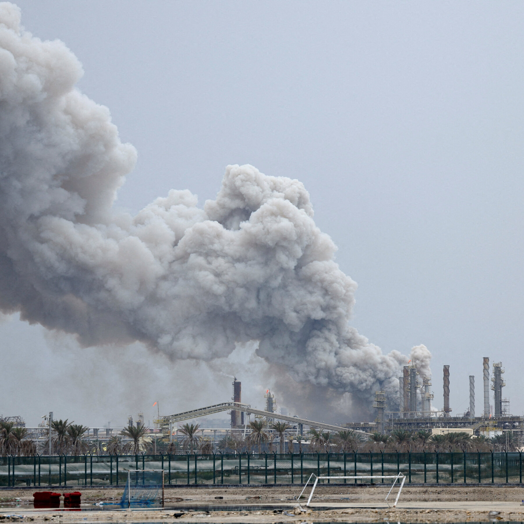 Gulf Arabs Seek Options After U.S. Bases Did Not Deter Iran mtb mediumSquareAt3X