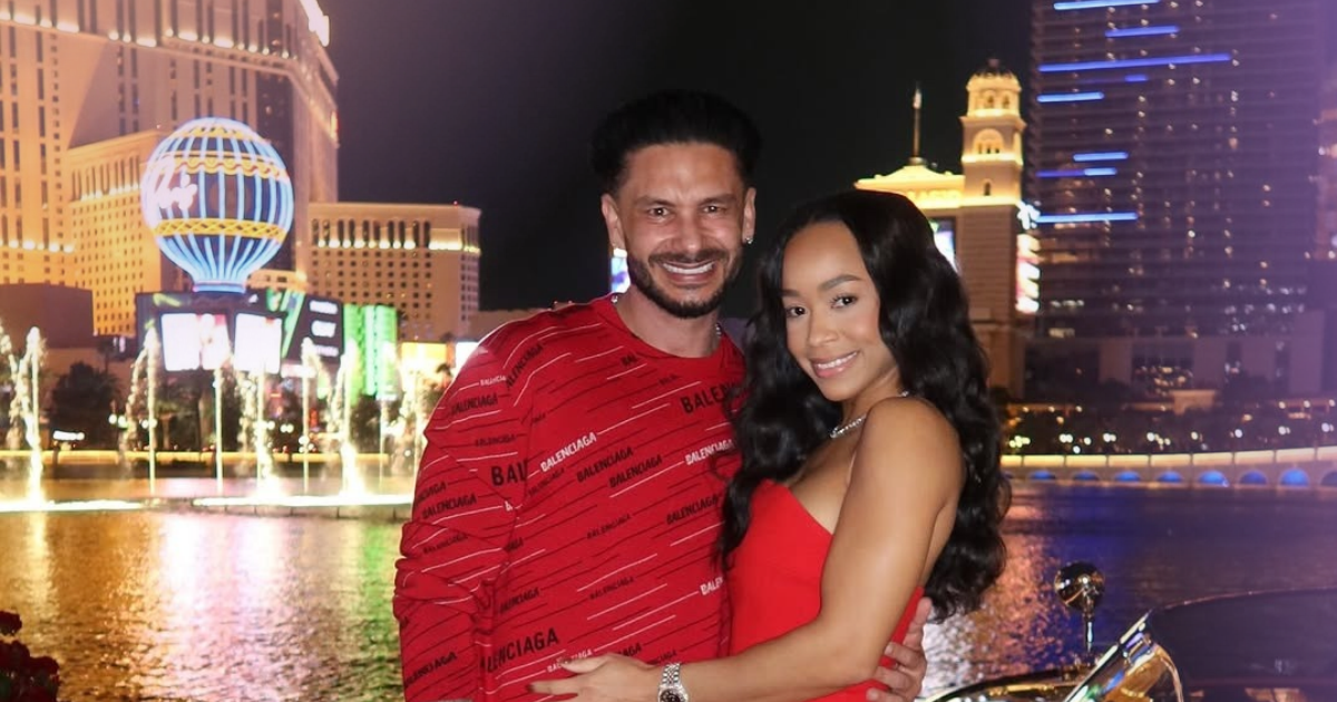 Who Is Nikki Hall? Meet Pauly D's Fiancée After Their Las Vegas Engagement nikki hall pauly ds