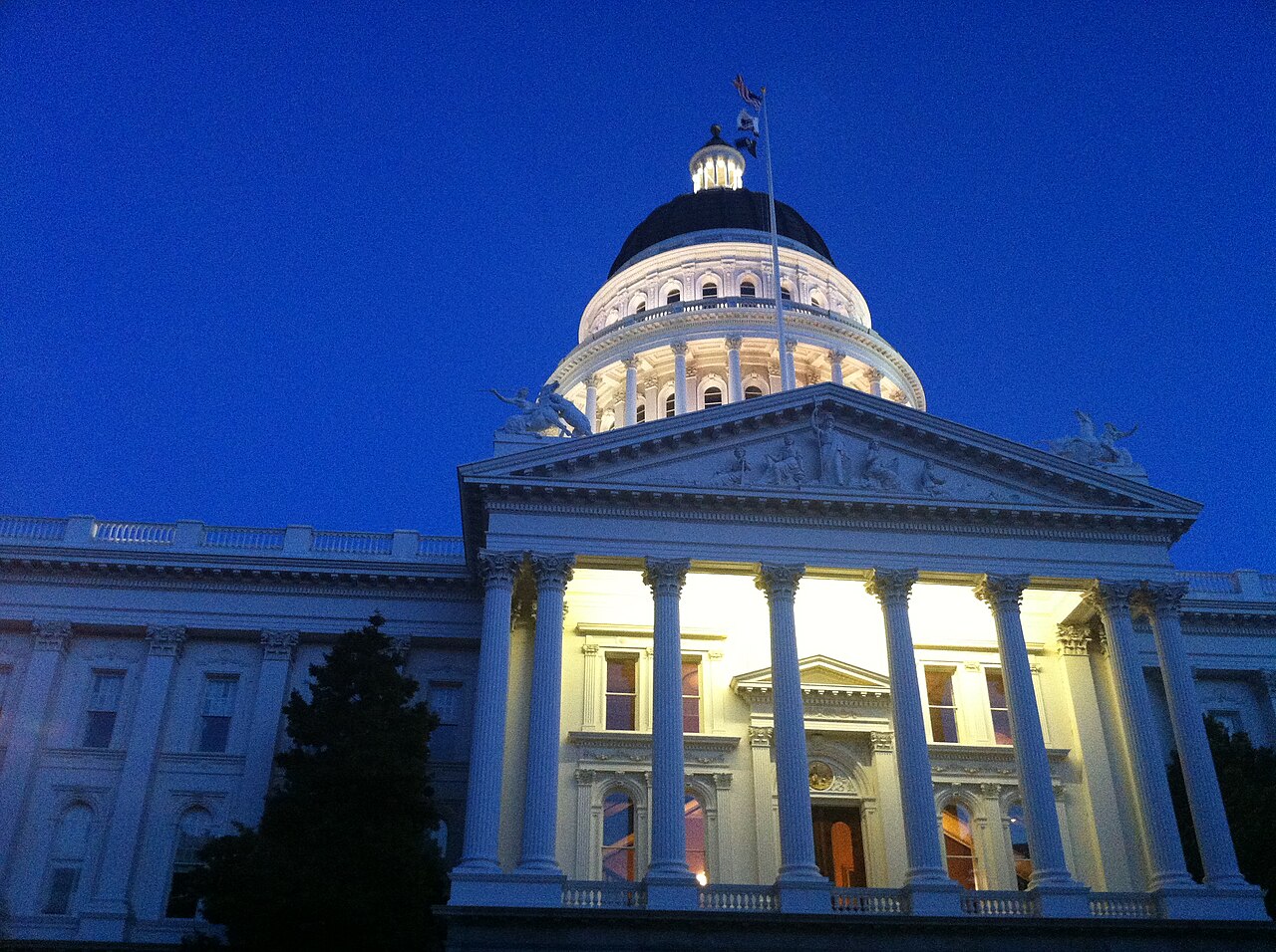 With Republicans Like These, Who Needs Democrats? ornia State Capitol Building Sacramento panoramio