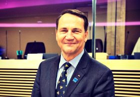 Polish Foreign Minister Sikorski Confirms Advanced Negotiations for New US Military Base in the Country, Housing 10,000 Troops